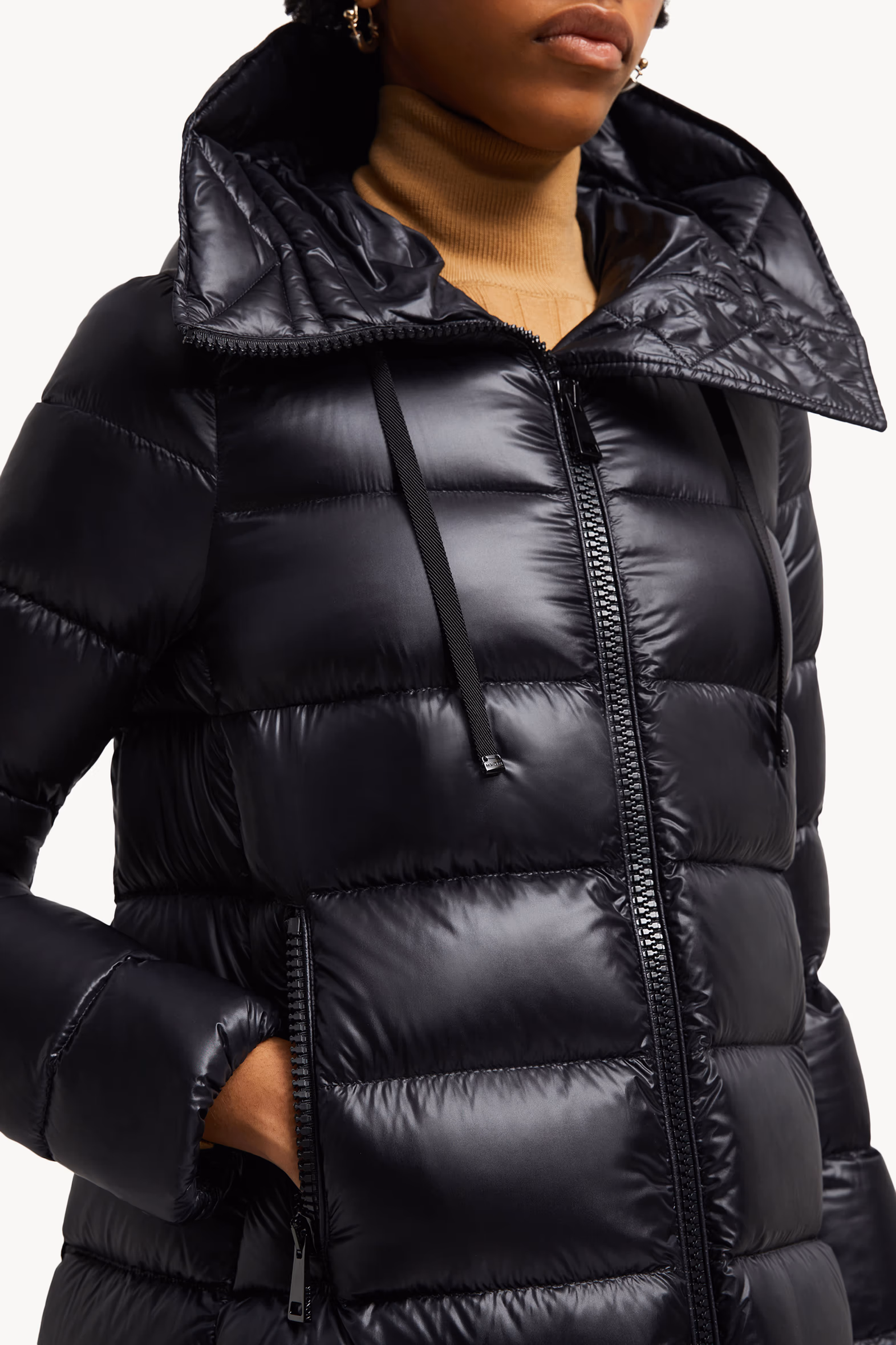 Plumífero de largo medio con capucha Suyen Mujer Negro Moncler 6